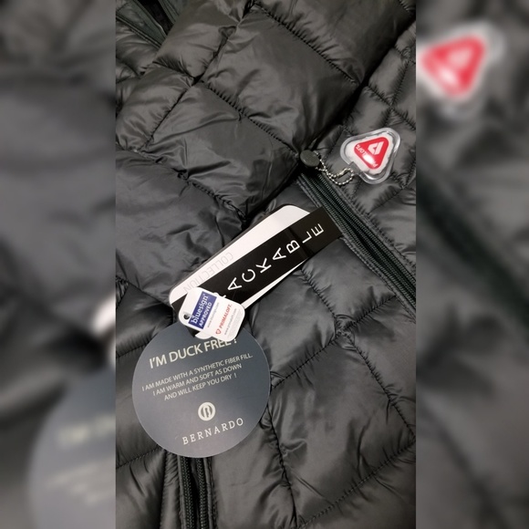 Bernardo packable primaloft jacket NWOT - Picture 5 of 6